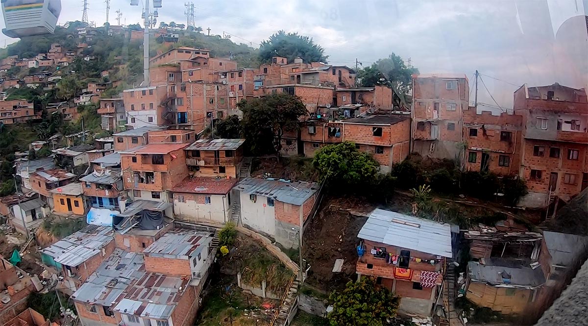 Comuna 13 - No Longer The Most Dangerous Place On Earth_4