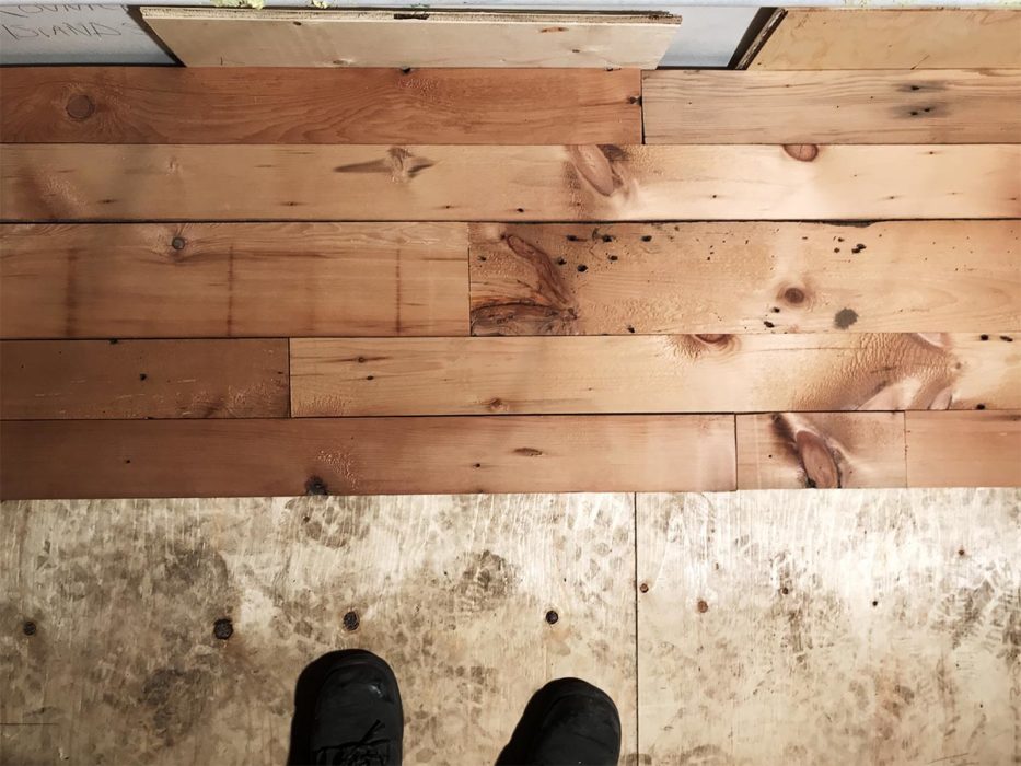 What Size Should Reclaimed Wood Flooring Be